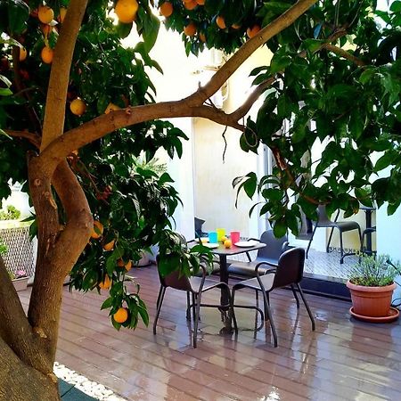 Sunny Orange Garden Apartment In Central Lisboa Exteriér fotografie