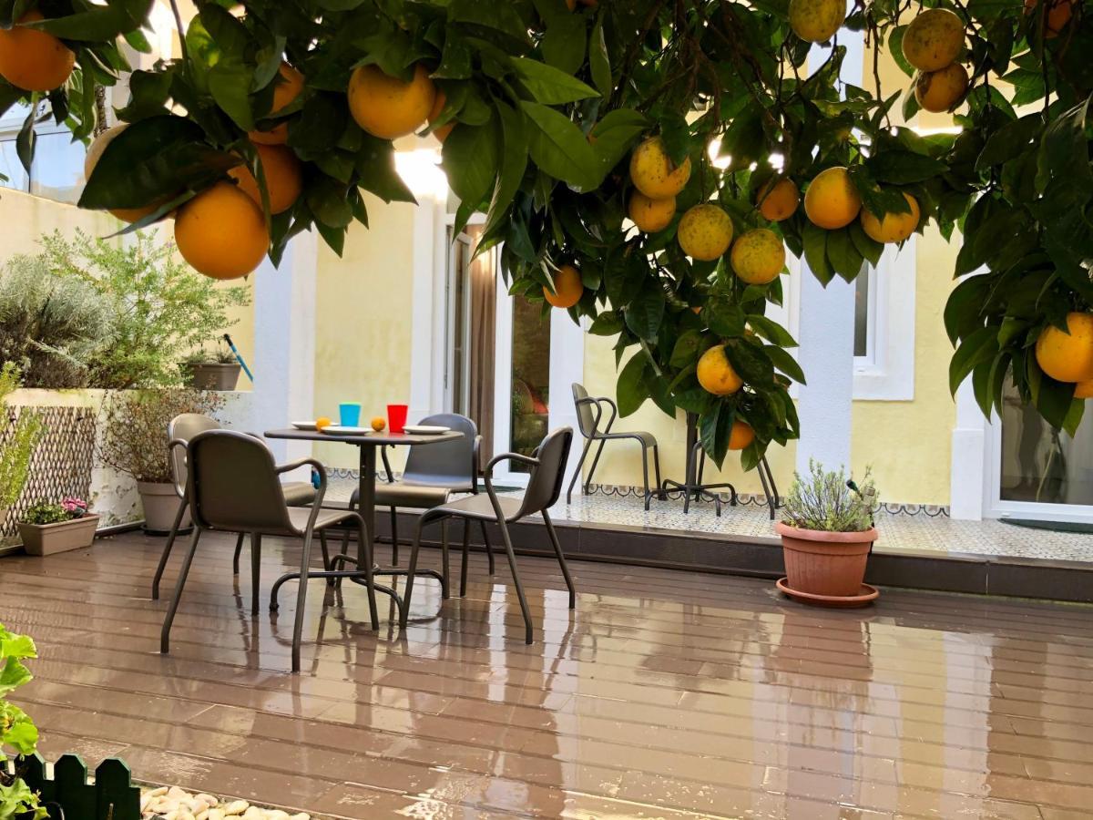 Sunny Orange Garden Apartment In Central Lisboa Exteriér fotografie
